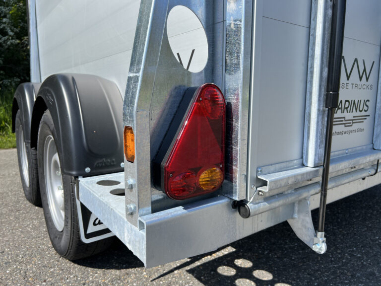 52976334-12.jpg